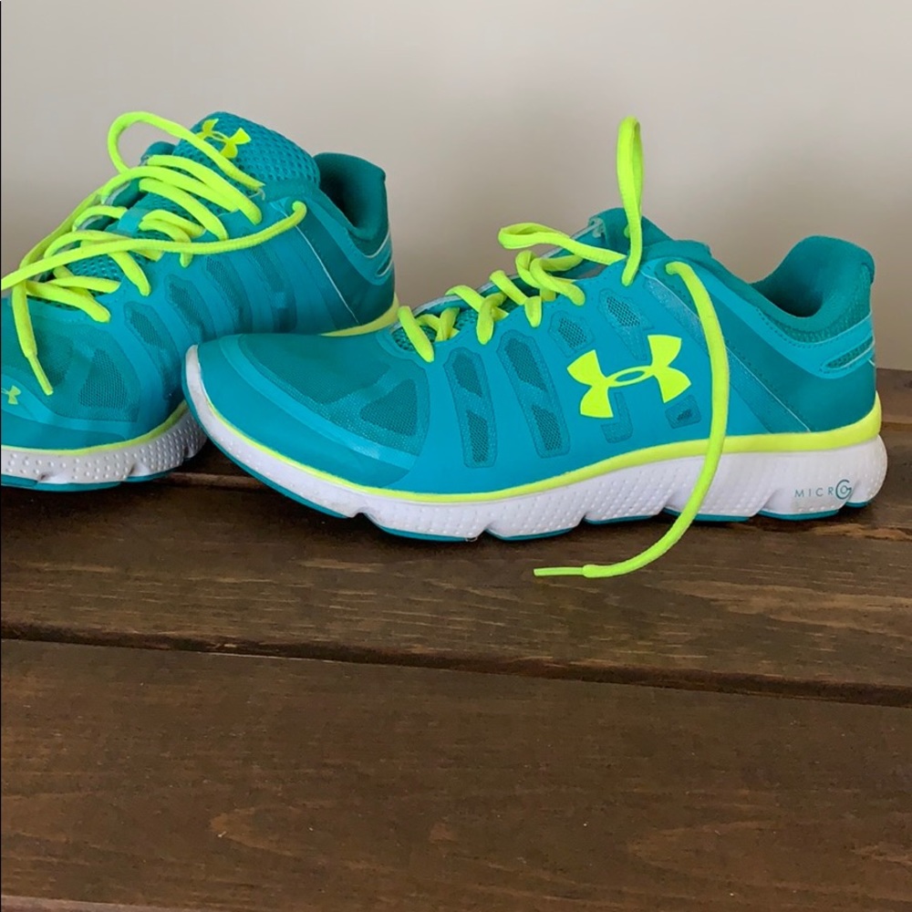 Womens Under Armour Tennis shoes